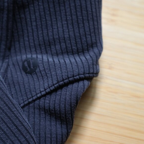 Lululemon Ribbed Softstreme Zip-Leg High-Rise Cropped Pant 25"- Charcoal- Sz 8 - Picture 2 of 8